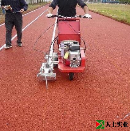 塑膠跑道劃線(xiàn)機(jī)畫(huà)線(xiàn)